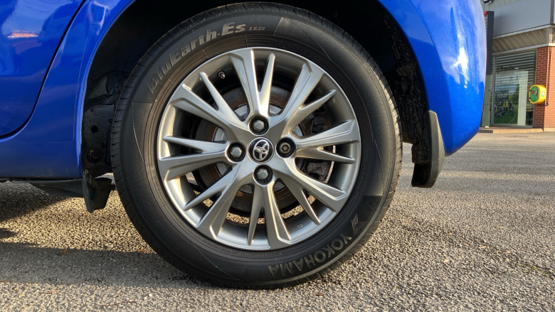 Toyota Yaris 1.5 Hybrid Icon Tech 5dr CVT Hybrid Hatchback